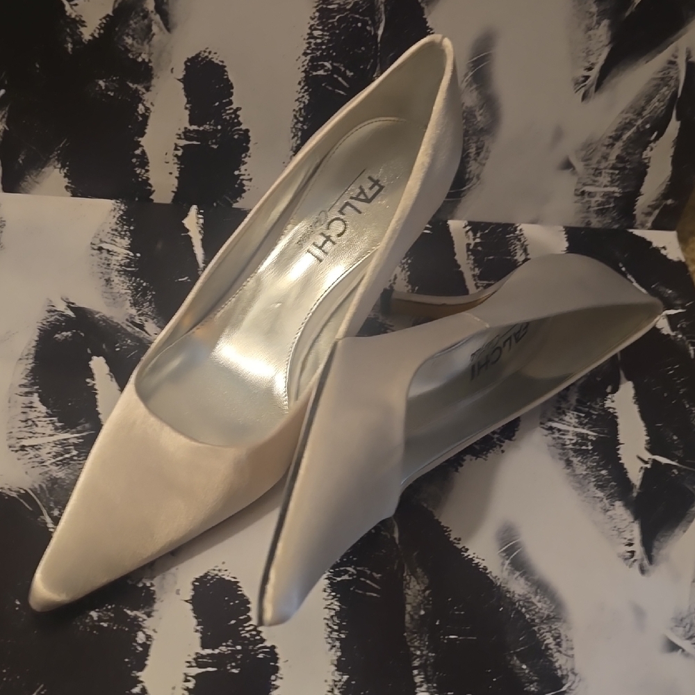Carlos Falchi Cream Satin Heels